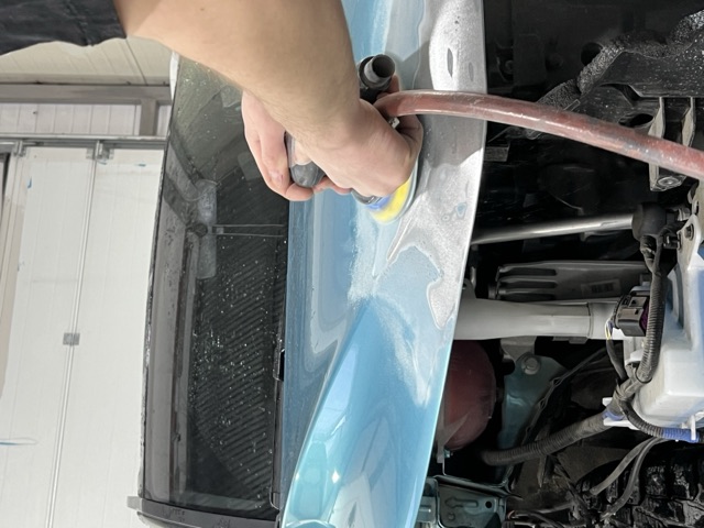 Geely Coolray: Кузовной ремонт и покраска кузова, устранение повреждений с подбором цвета — фото ДО ремонта в Колпино | GGS Сервис