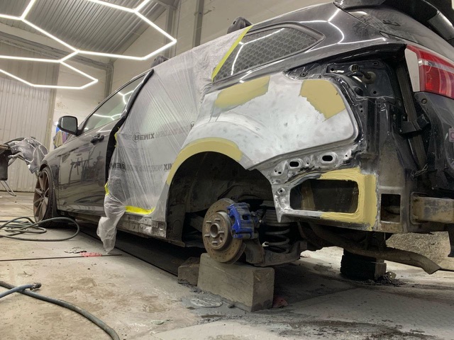 Ford Focus: Локальный окрас двери, удаление глубоких царапин без разборки — фото ДО ремонта в Колпино | GGS Сервис