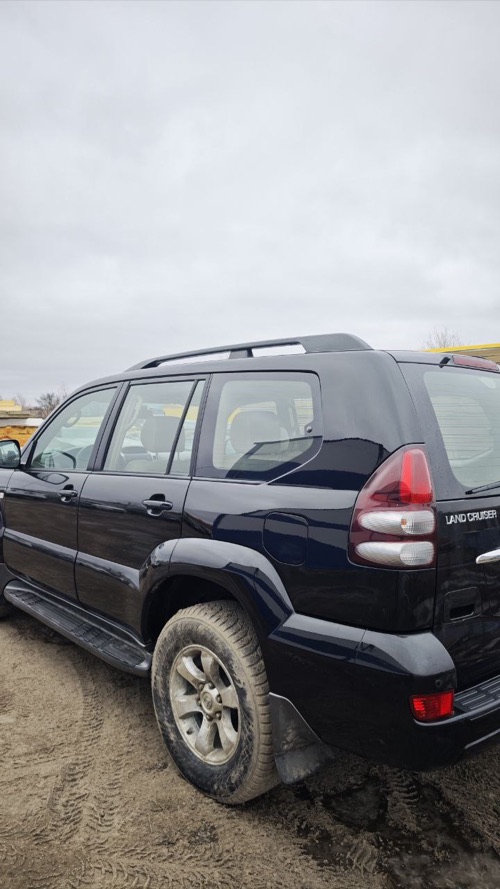 Toyota Land Cruiser: Рихтовка заднего крыла, стапельные работы и полная покраска детали — фото ПОСЛЕ ремонта и покраски в Колпино | GGS Сервис